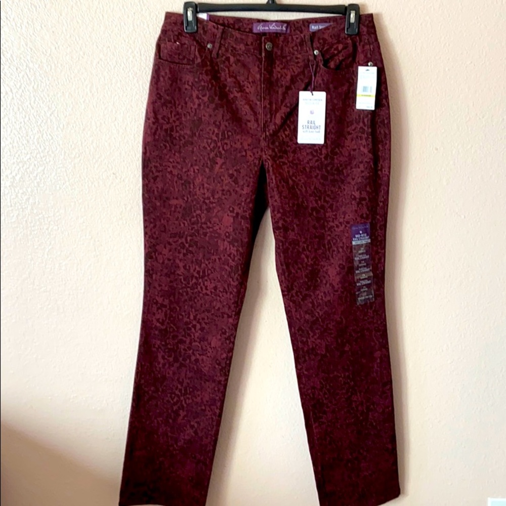 GLORIA VANDELBIRT MID RISE BURGUNDY JEANS